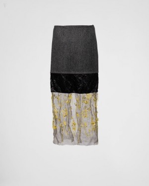 Prada Embroidered Cloth And Mesh Midi-skirt Grises Grises | SVMU9776